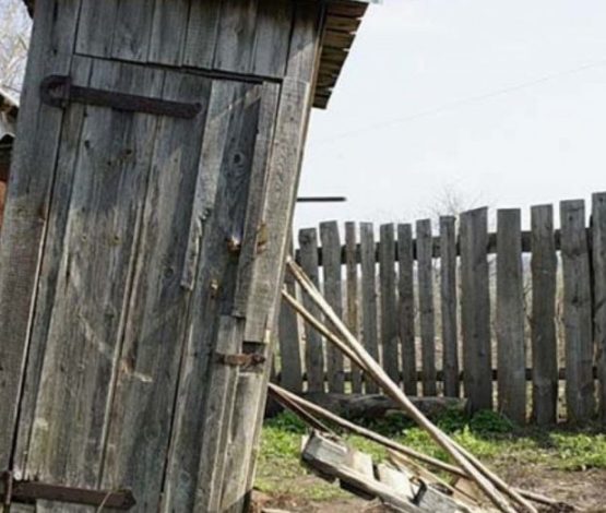 Анасы жаңа туған нәрестені пакетке орап, дәретханаға лақтырды