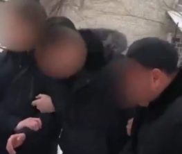 «Жамылғыға оралған ақшалар»: Алматының бас ұстазын ұстау сәтінен видео жарияланды