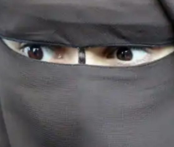 «Хиджабты шештім, бүркенгім келмейді»: 19 жасынан салафизм құрбаны