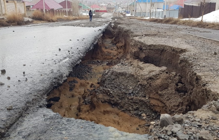 Тоқаев әкімдерге сапасыз жолды дұрыстауды бұйырды