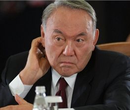 Назарбаев кедейлерге ұн, қант, картоп таратады