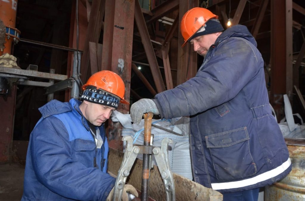 «Бұл-біздің жеріміз»: Комбинат жұмысшылары Тоқаевтан қорғаныш сұрады