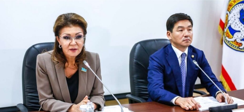 Дариға Назарбаева мен Бауыржан Байбек «Барыс» орденімен марапатталды