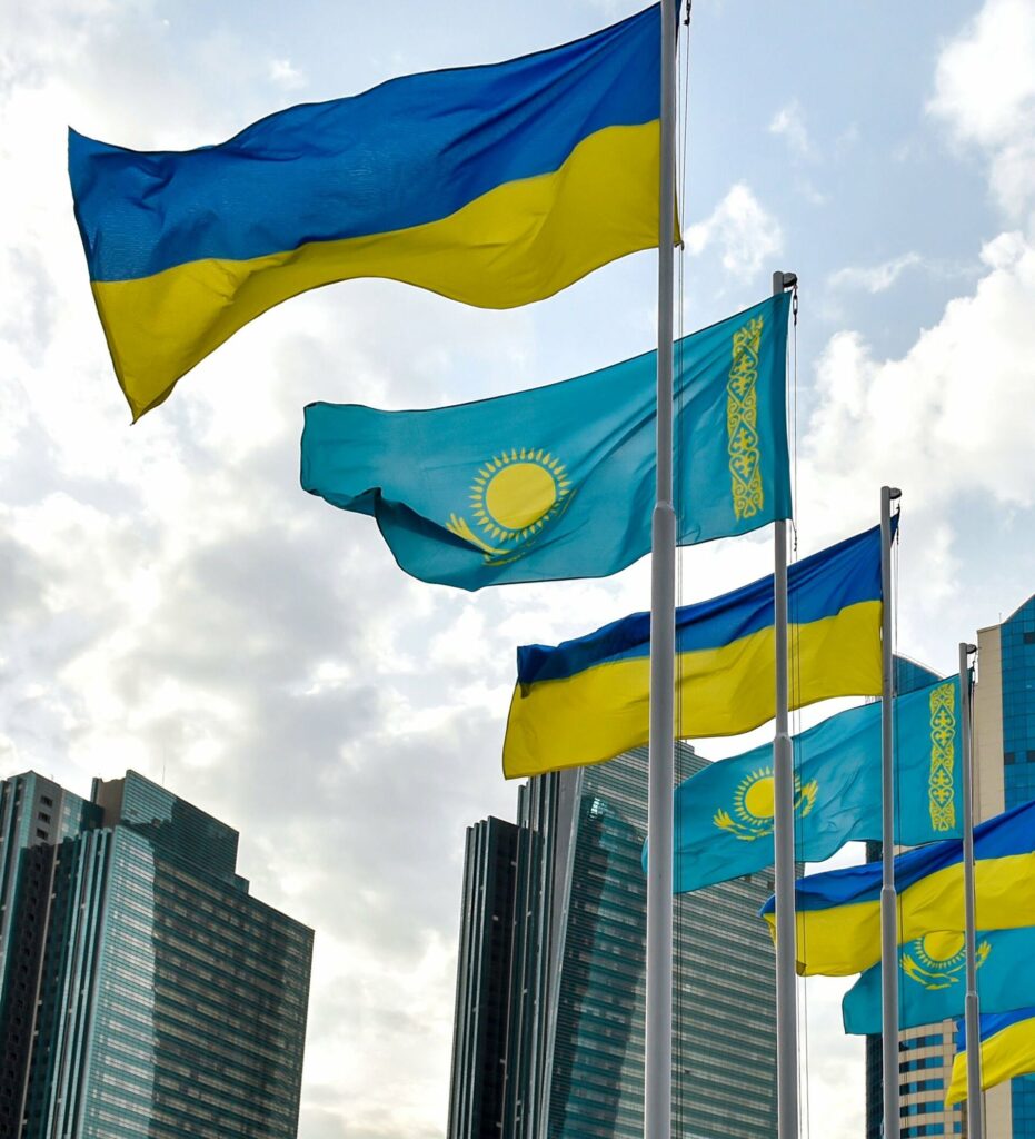Қазақстан Украинаға гуманитарлық көмекке $2,2 млн бөлді