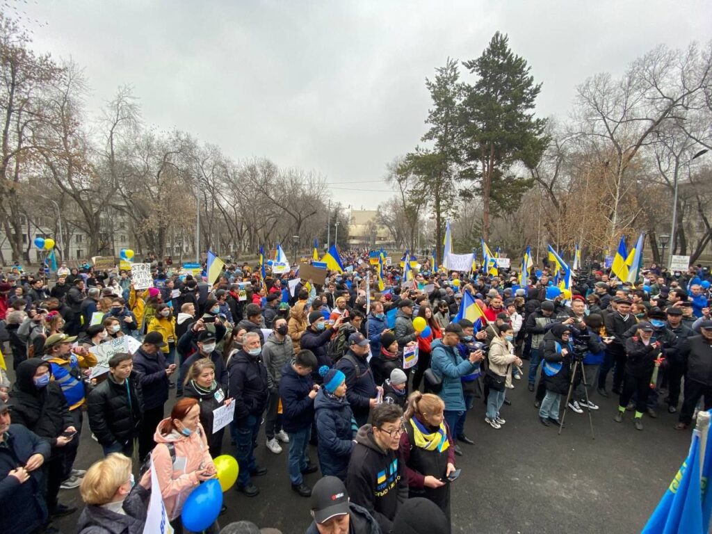 Алматыда Украинаны қолдау митингісі өтіп жатыр