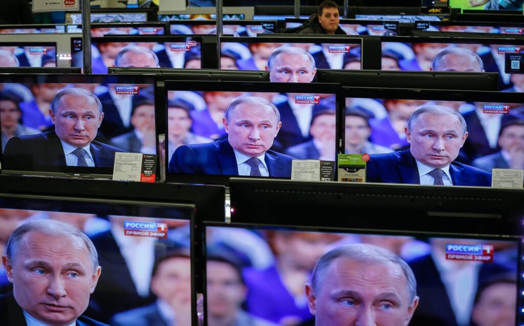 Сауалнама: Қазақстандықтардың басым бөлігі Ресей пропагандасының жетегіне еріп барады