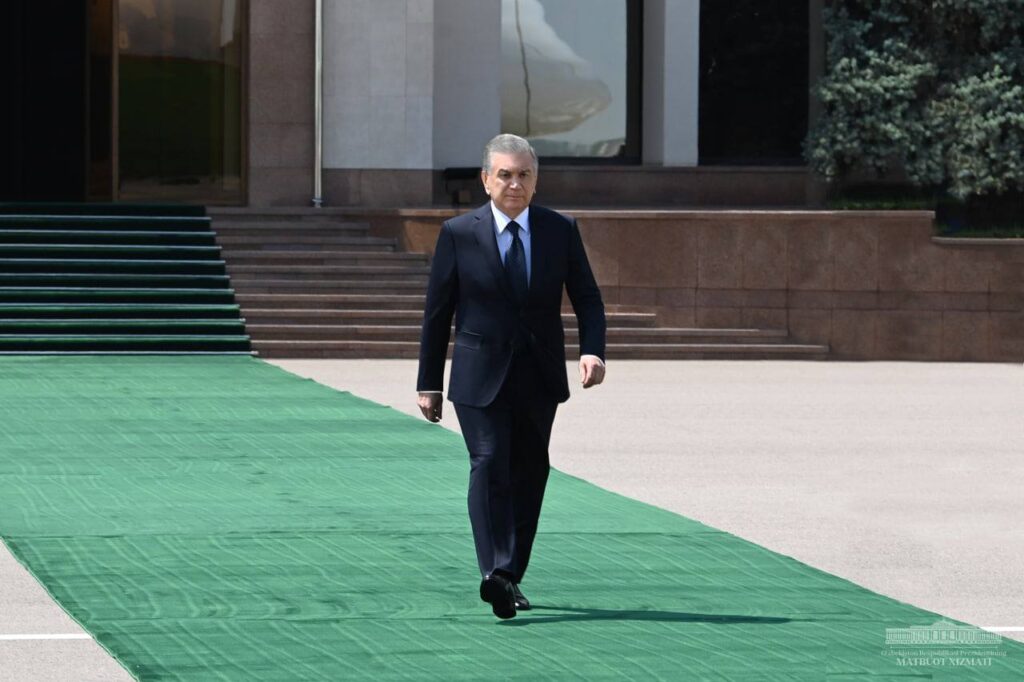 Өзбекстанда конституцияны Мирзияевтің пікіріне сай етіп жаңартуды ұсынды