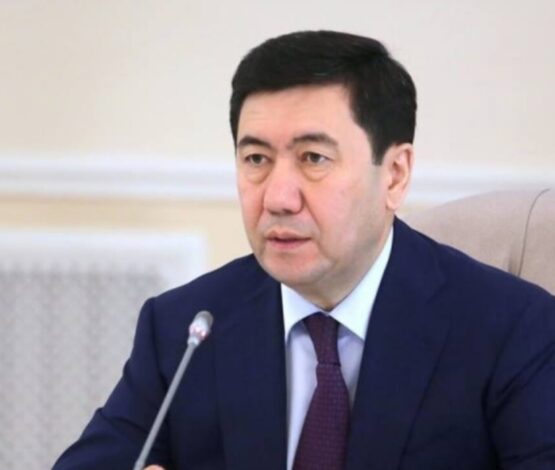 Қошанов: Әр депутат баласының қайда оқитынын өзі айтуы керек