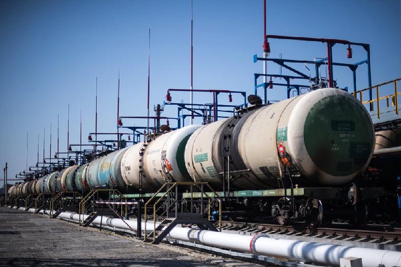 Reuters: Қазақстан мұнайын Ресейді айналып өтіп, Әзірбайжан арқылы сатқысы келеді