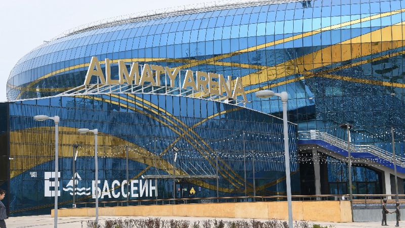 Алматыдағы мұз айдыны әншілердің ордасына айналған