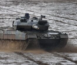 Зеленский: Украинаға 12 ел танкі жеткізуге әзір