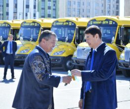 Түркістан облысының мектептеріне 71 жаңа автобус тапсырылды