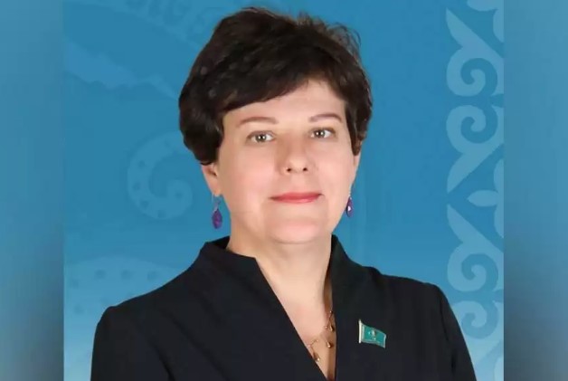 Анна Башинская депутаттық мандатынан бас тартты