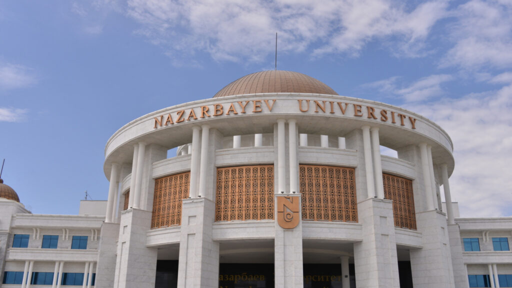 Университет пен мектептерден Назарбаев есімі алынып тасталады