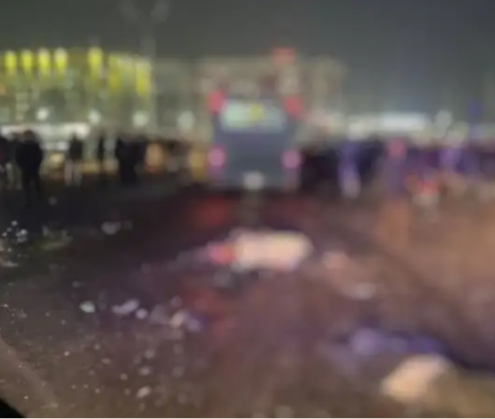 Автобус снес людей на остановке в Алматы: три человека погибли