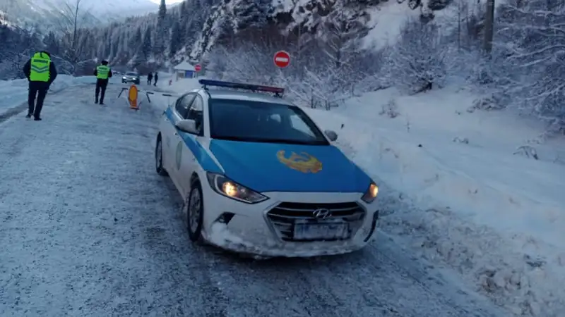 Новости погоды: дороги закрыты и блокпосты в горах Алматы