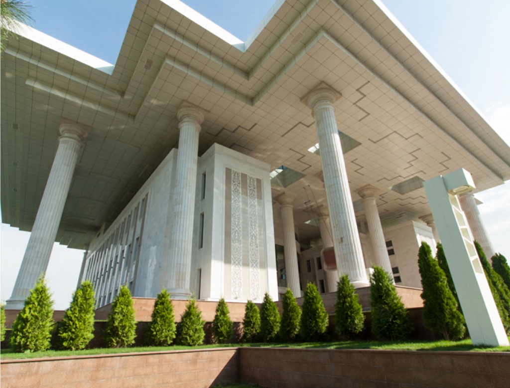 Назарбаев қоры Алматыдағы ғимаратын Тоқаевқа берді