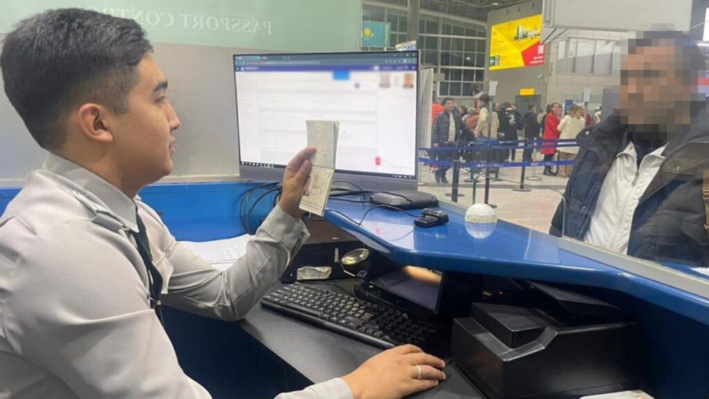 Алматы әуежайында үш шетелдік жалған паспортпен ұсталды