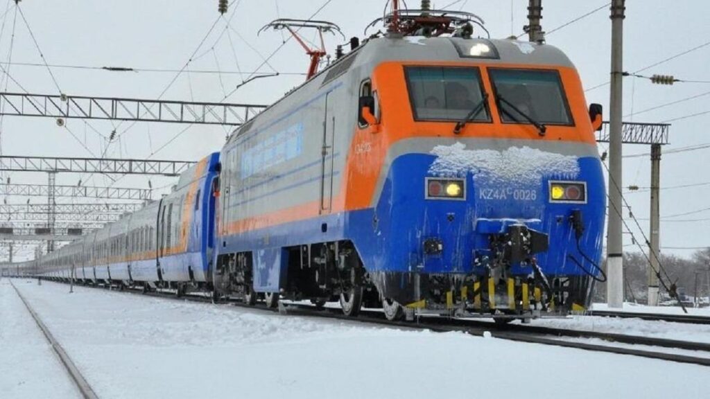 Поезд сошел с рельсов в Карагандинской области