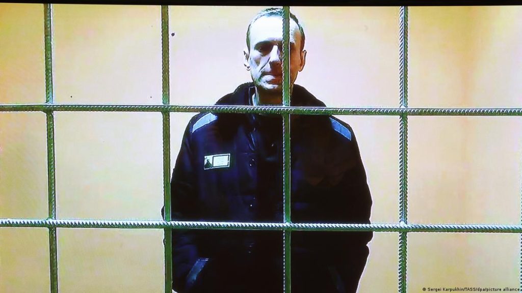 Қайтыс болған Навальныйға түрмеде қандай азап көрсетілгені айтылды