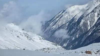 Непреодолимая стихия: 36 лавин в Алматы и области