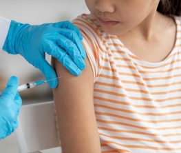 В Казахстане стартует вакцинация против ВПЧ среди девочек