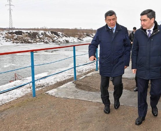 Олжас Бектенов СҚО-дағы су тасқынына қарсы жұмыстардың барысымен танысты