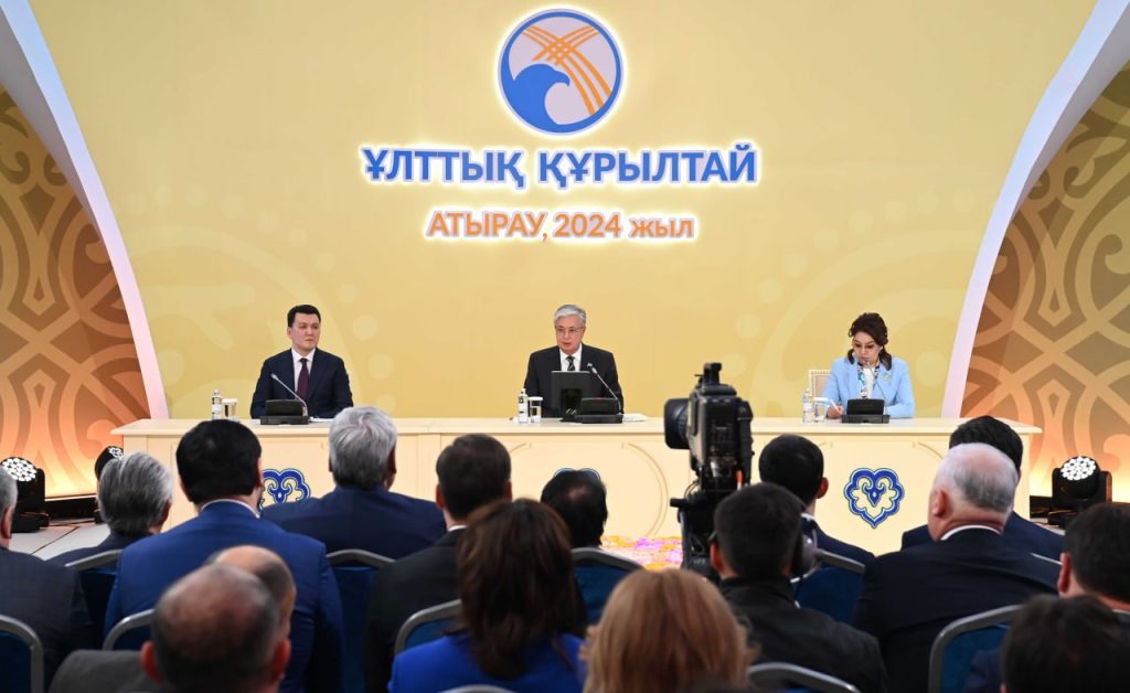 Казахстан против "страны памятников": сохраняем единство и идентичность