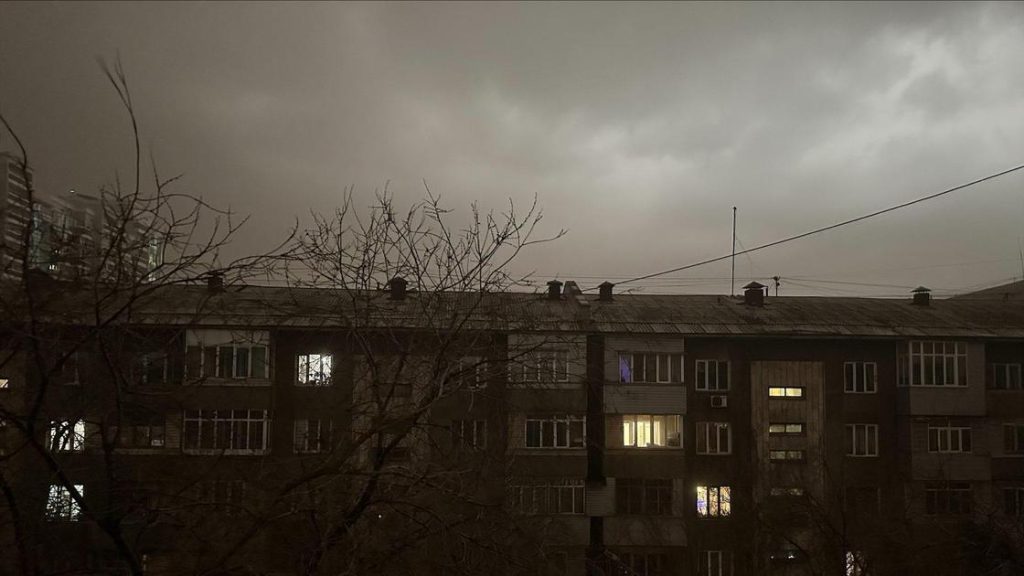 Пыльная буря обрушилась на Алматы