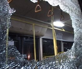 Хулиганы атаковали автобусы в Шымкенте