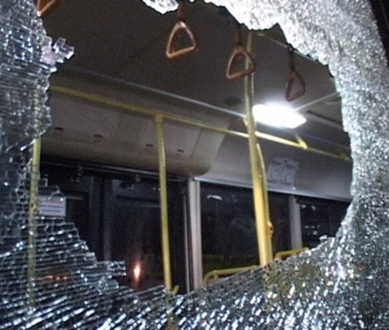Хулиганы атаковали автобусы в Шымкенте