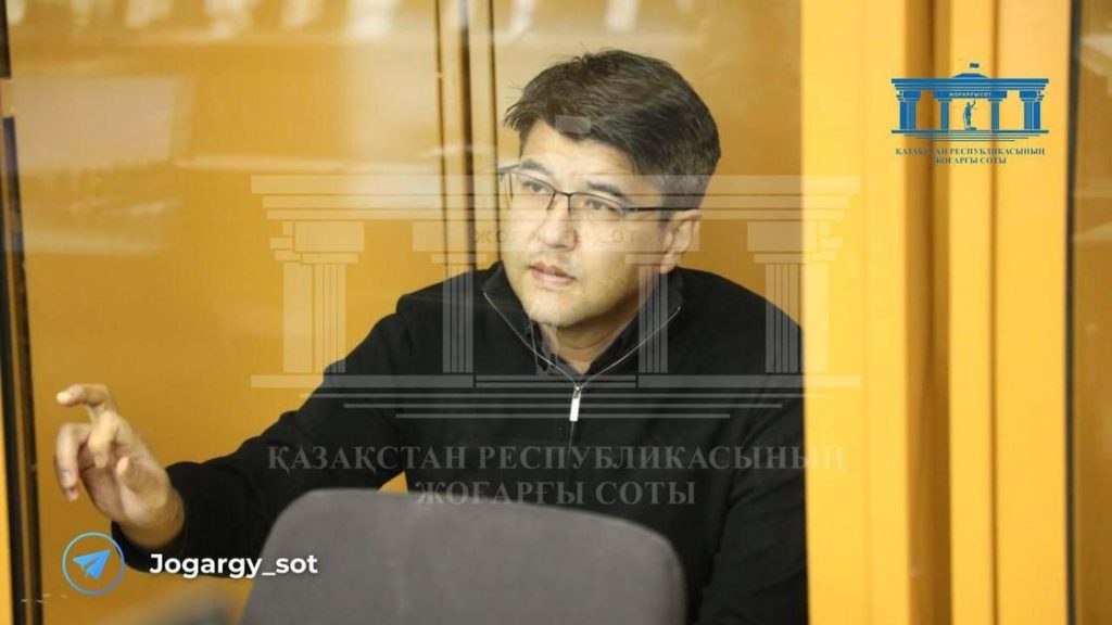 Куандык Бишимбаев в суде отрицает обвинения в убийстве после просмотра видеозаписей.
