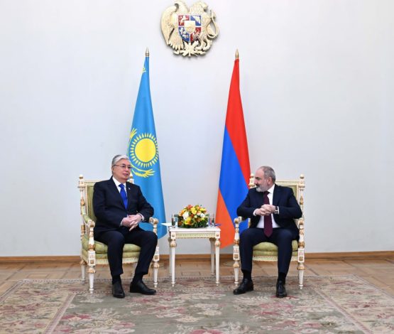 Тоқаев Пашинянмен шағын құрамда келіссөз жүргізді