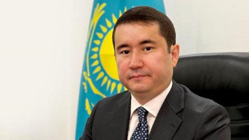 Абзал Абдикаримов объявил об уходе с поста вице-министра Национальной экономики Казахстана.