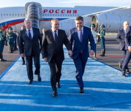Президент России Владимир Путин прибыл в Астану, где примет участие в саммите ШОС