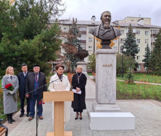 Татарстанда Абай Құнанбаевтың ескерткіш-бюсті ашылды