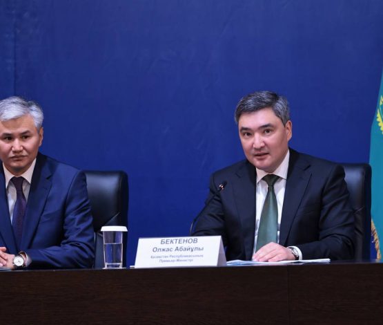 Олжас Бектенов Ұлытау облысының активіне жаңа әкімді таныстырды 