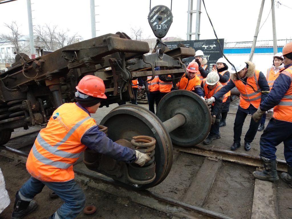 Темір жол машиналарын жасау саласында алдағы екі жылда 3 мыңнан астам жұмыс орны ашылады