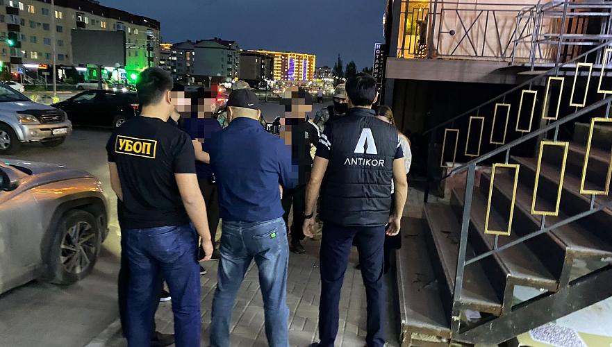 «Антикор қызметкері» Ақтөбеде кәсіпкерлерді бопсалаған