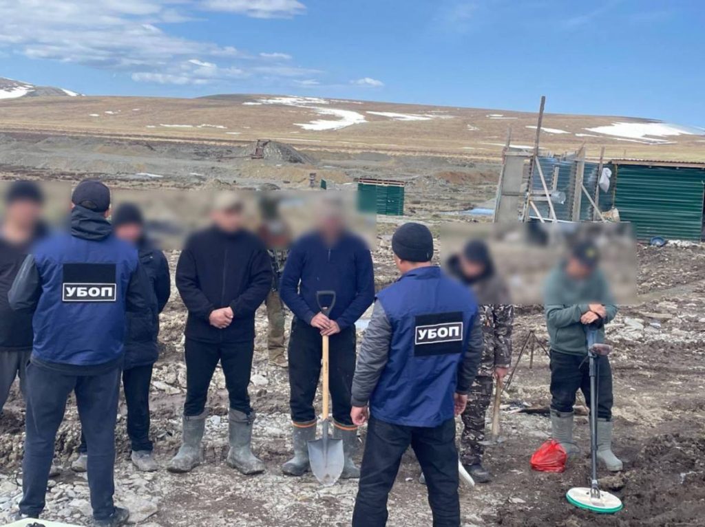ШҚО-да алтынды заңсыз өндірумен айналысқандар ұсталды