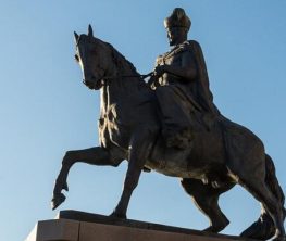 Кенесары ханның ескерткіші реставрациядан кейін қайта орнатылды