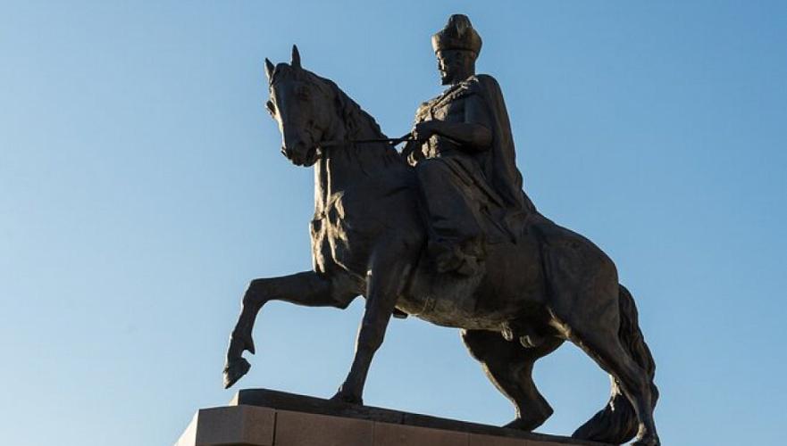 Памятник Кенесары хану вернули на место в Астане