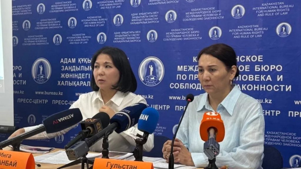 «Қыздар оны азаптаған, енді куәгер болып жүр»: 7-қабаттан құлап көз жұмған Ақнәрдің анасы тергеуді салғырттыққа жол берді деп айыптауда
