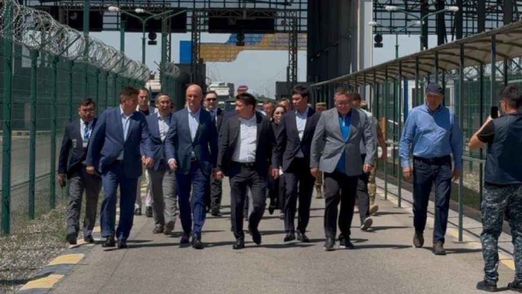 Роман Скляр «Нұр Жолы» өткізу бекетінің жаңғыртылу барысын тексерді