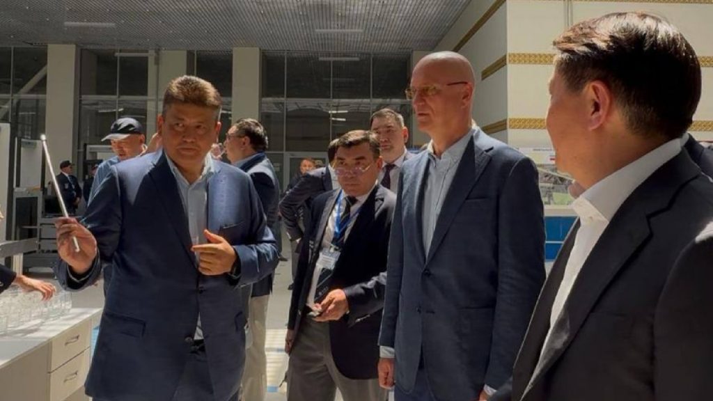 Роман Скляр проверил модернизацию пункта пропуска «Нур Жолы» на границе с Китаем