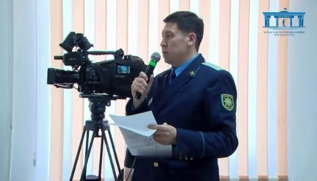 «Жедел жәрдем шақырыңдар!»: Сотта Шерзат Полатты өлтіру сәтінен видео көрсетілді