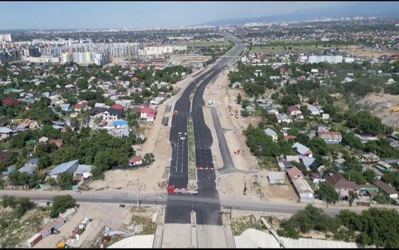 В Алматы наконец открыли движение на пробивке проспекта Абая