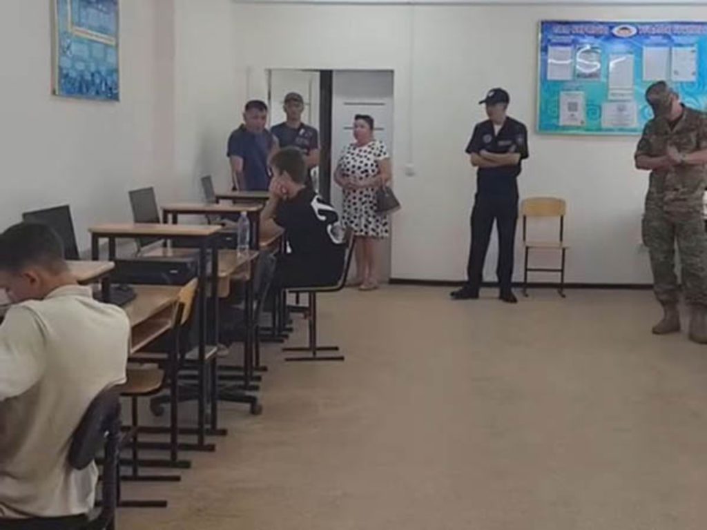 Қостанайда студенттерді емтиханнан кейін бірден әскери комиссариатқа алып кеткен