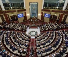 Парламент депутаттары демалысқа шықты