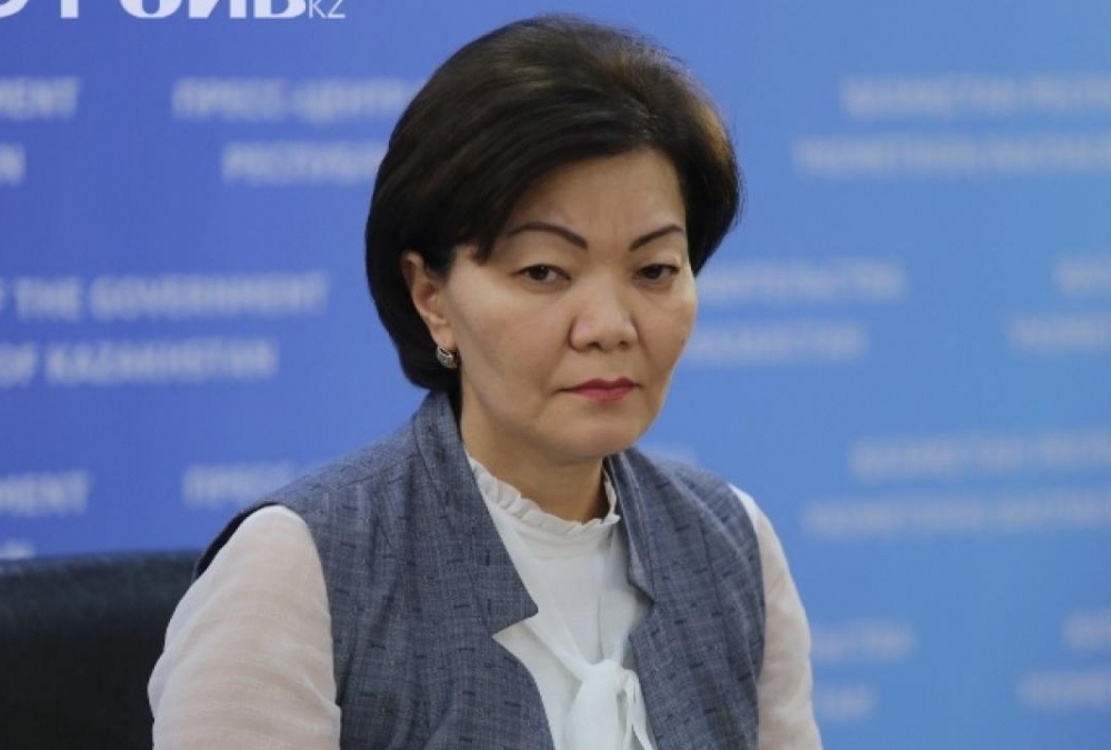 Эту архаичность должны перебороть — министр о трудовых книжках